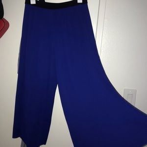 Loose pants, wide legs